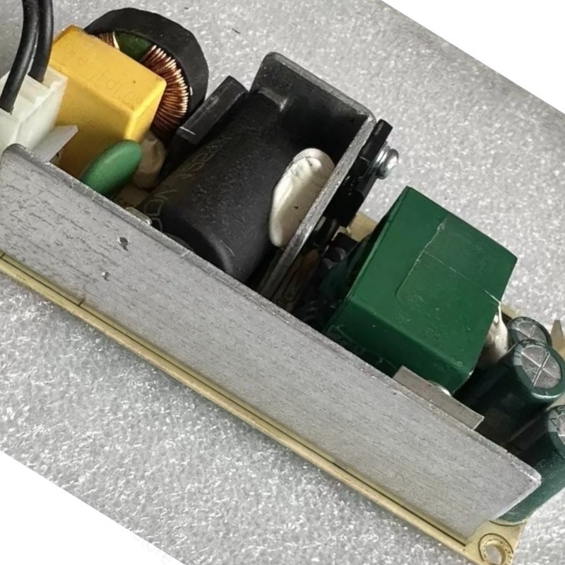 Disassemble used VCT60US12 12V - Ac Power Supply recension och pris